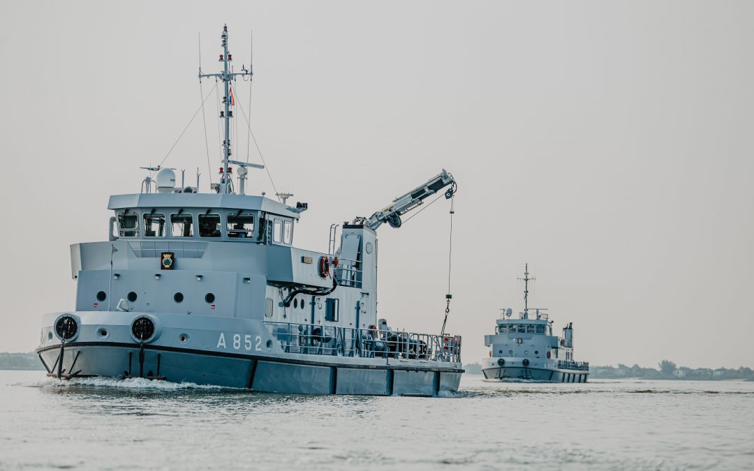 Marine zoekt naar vliegtuigwrakken in IJsselmeer